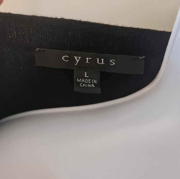 Cyrus Front Detail Crew Neck L/S Ribbed Ruffled Cuff Neck & Bottom Black Size L - Picture 3 of 5